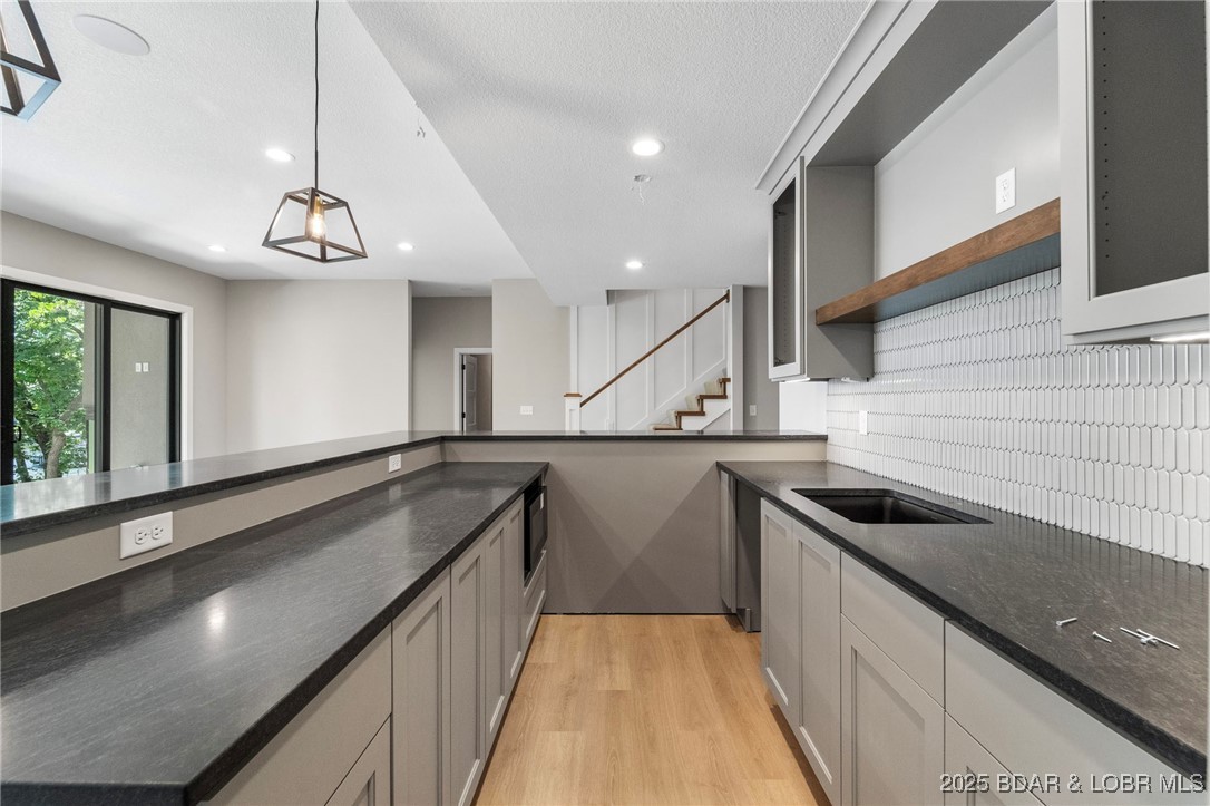 578 Via Del Lago Drive
