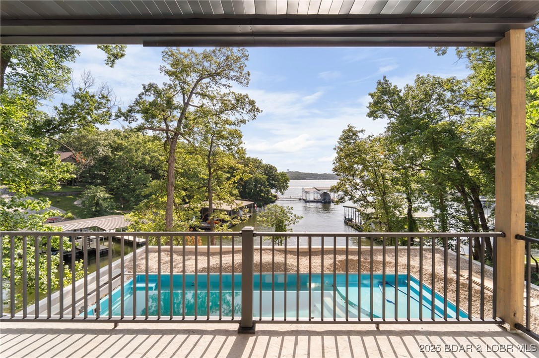 578 Via Del Lago Drive