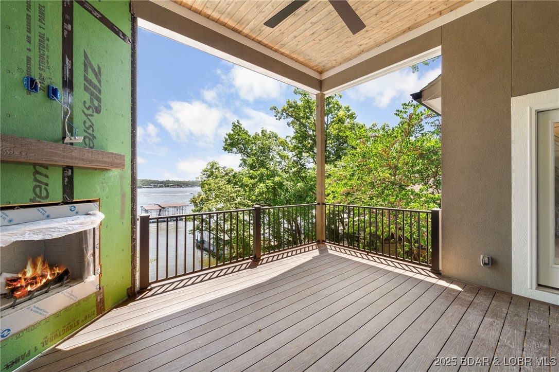 578 Via Del Lago Drive