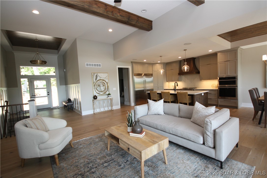 578 Via Del Lago Drive