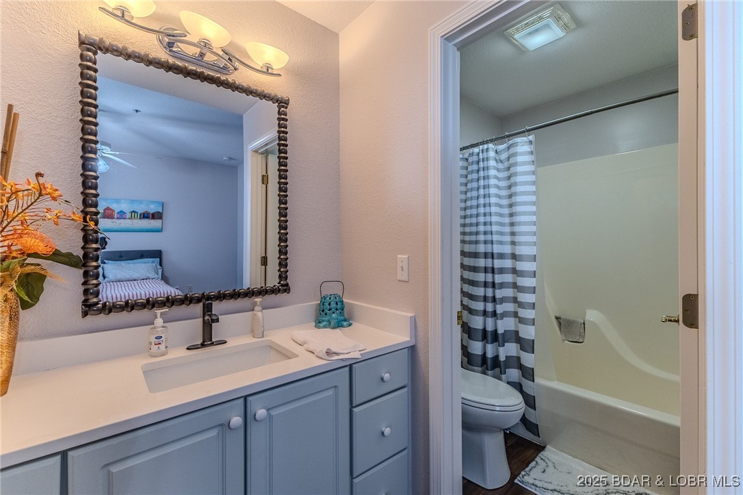 906 E. Harbour Towne Drive 906 E