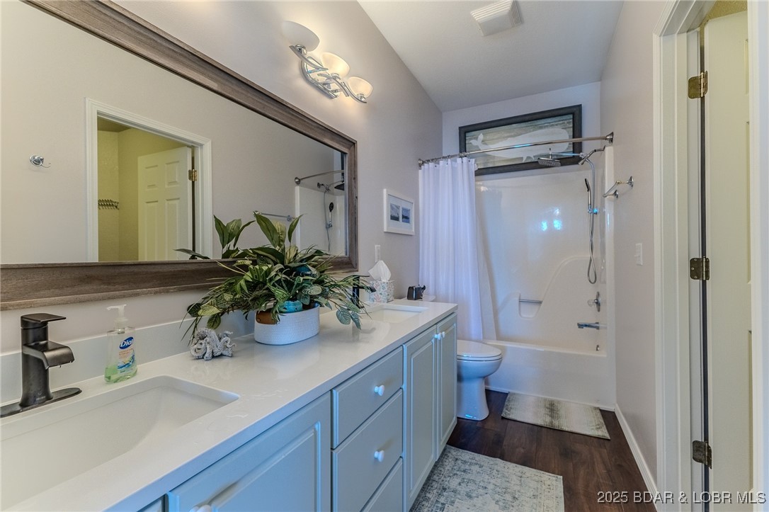 906 E. Harbour Towne Drive 906 E