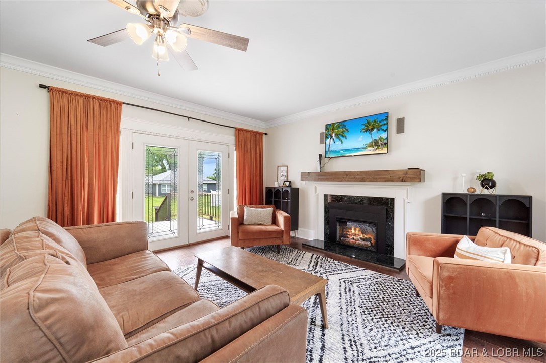 405 N. Grand Avenue