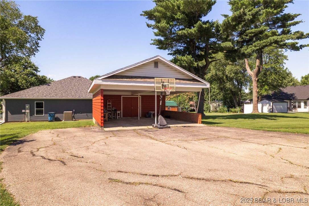 405 N. Grand Avenue