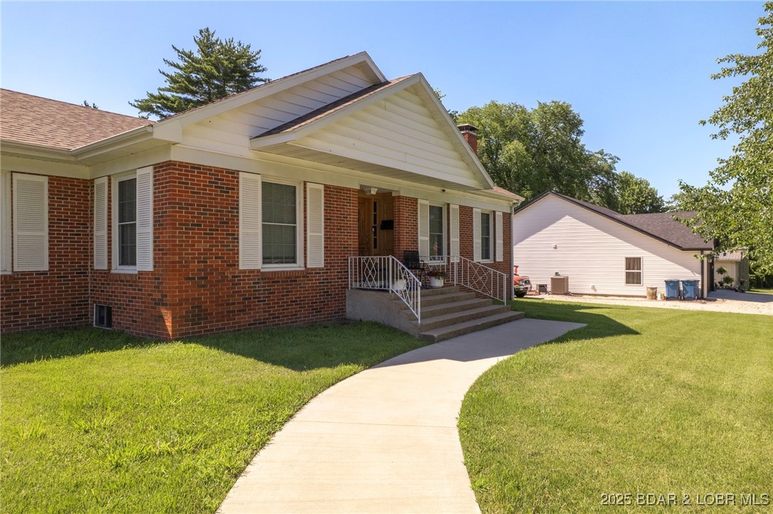 405 N. Grand Avenue