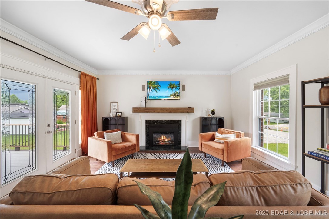 405 N. Grand Avenue