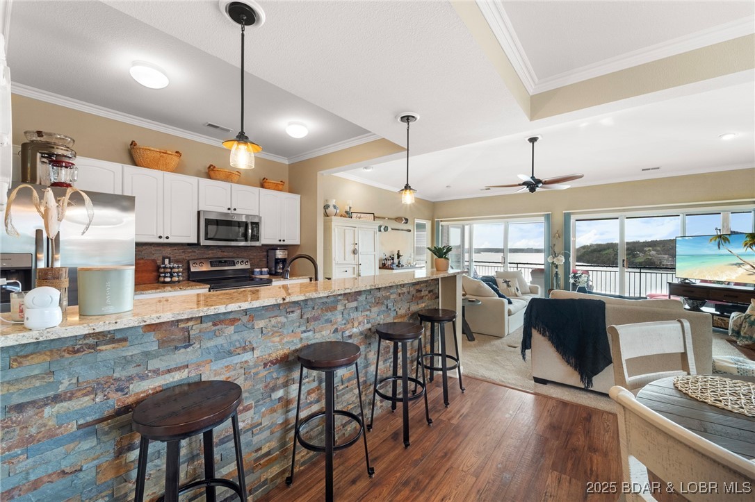 202E Palisades Condo Drive 4B