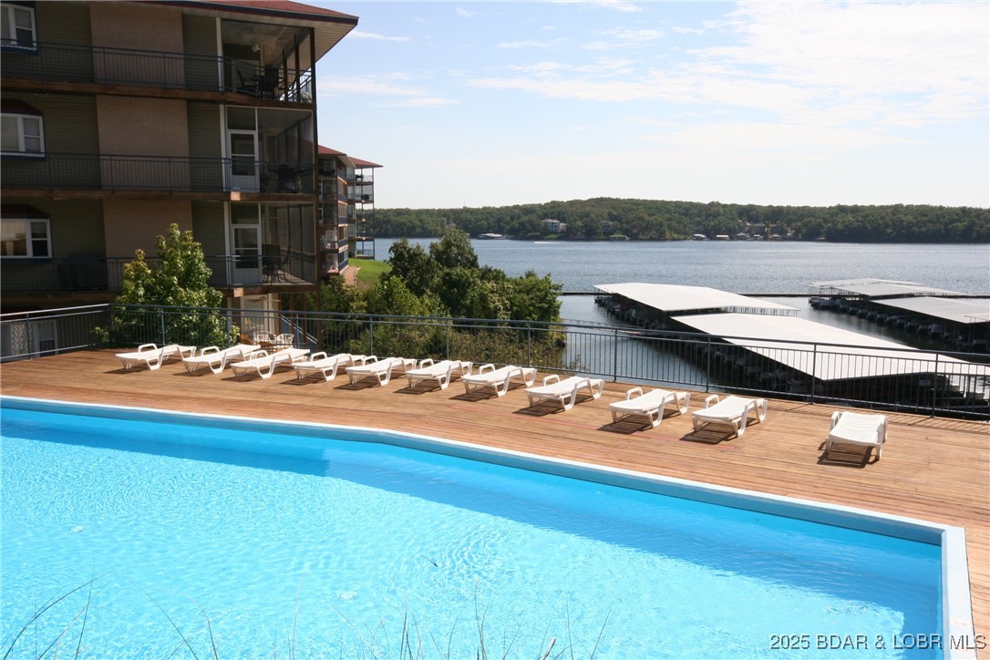 202E Palisades Condo Drive 4B