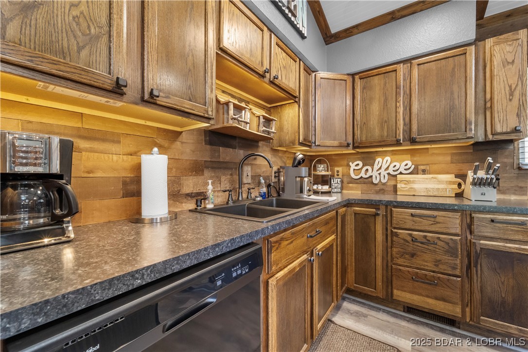 1279 Greenwood Circle