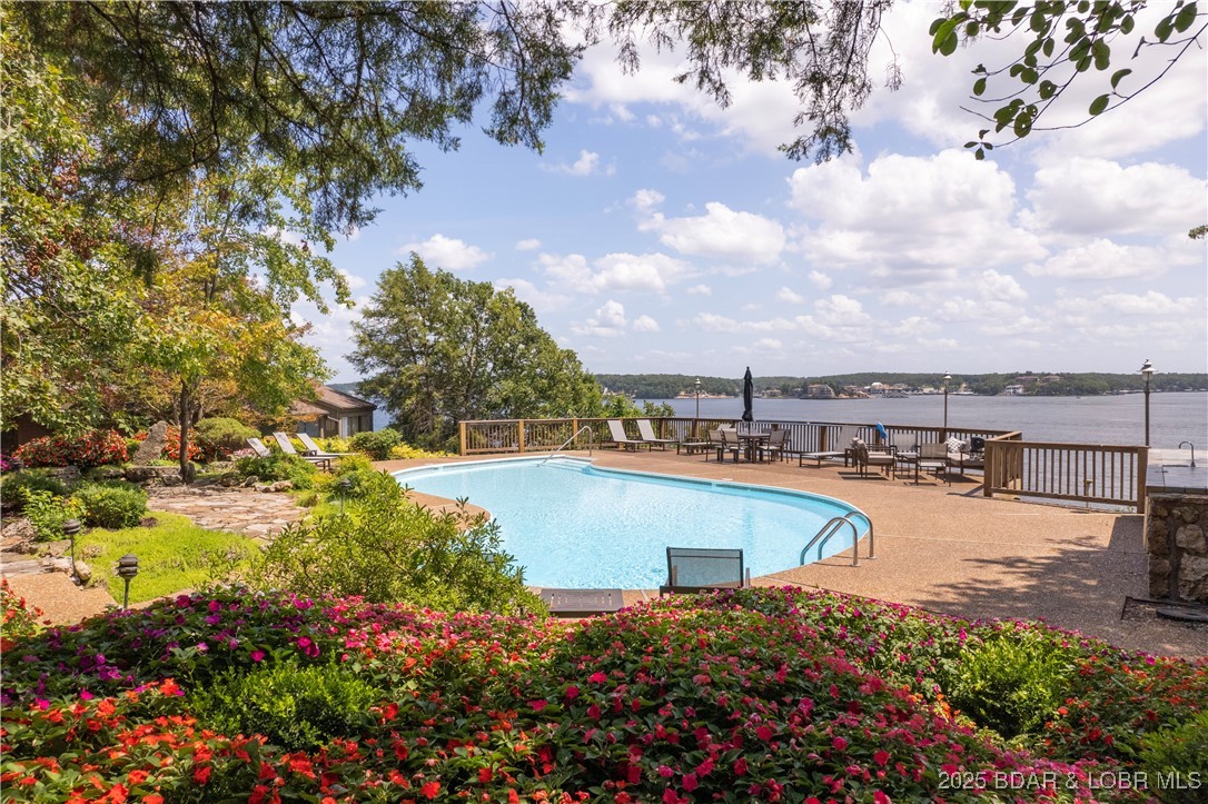 285, 326, 344, 360, & 394 TreeWood Drive