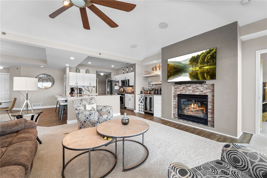 248E Palisades Condo Drive 4B
