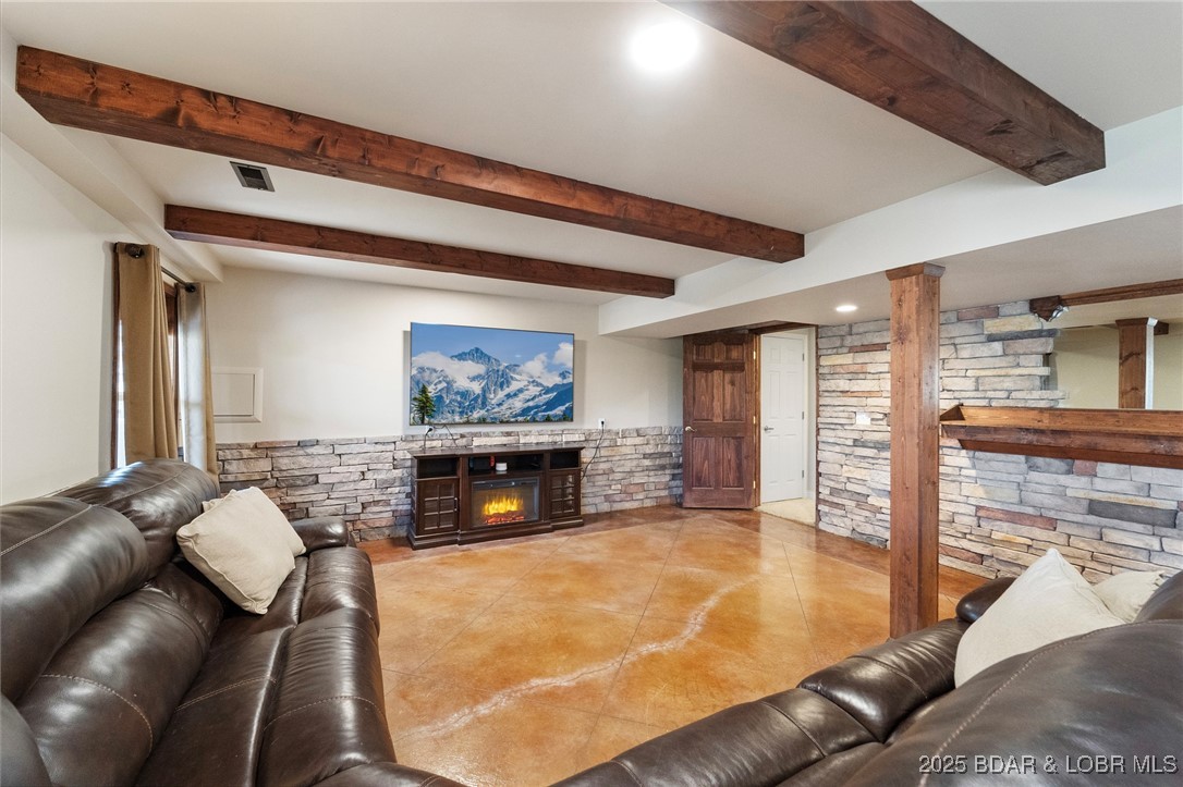 112 Blackfoot Road