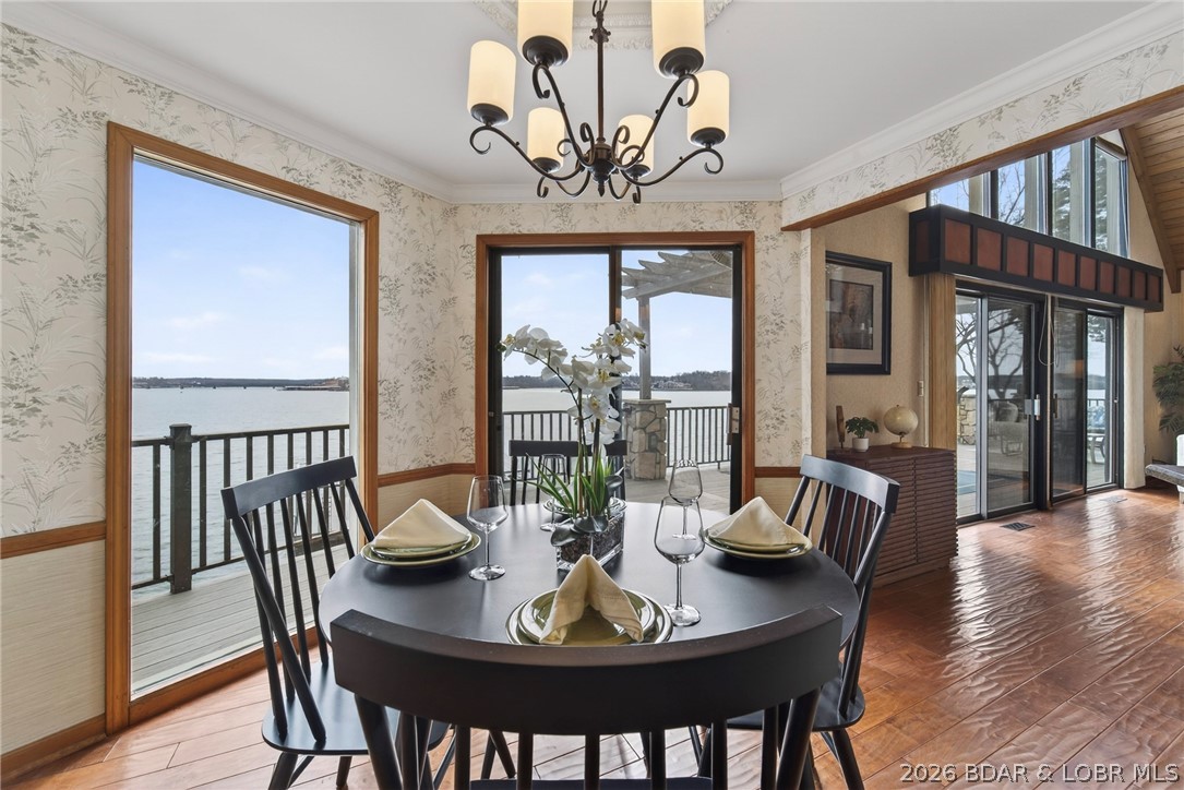 132 Old English Point