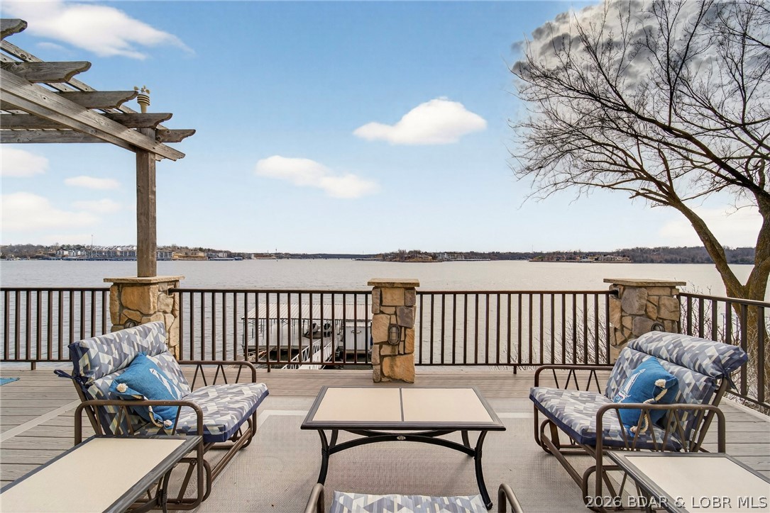 132 Old English Point