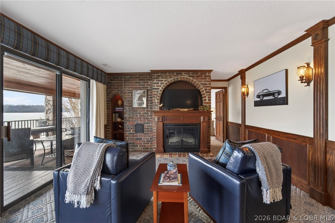 132 Old English Point