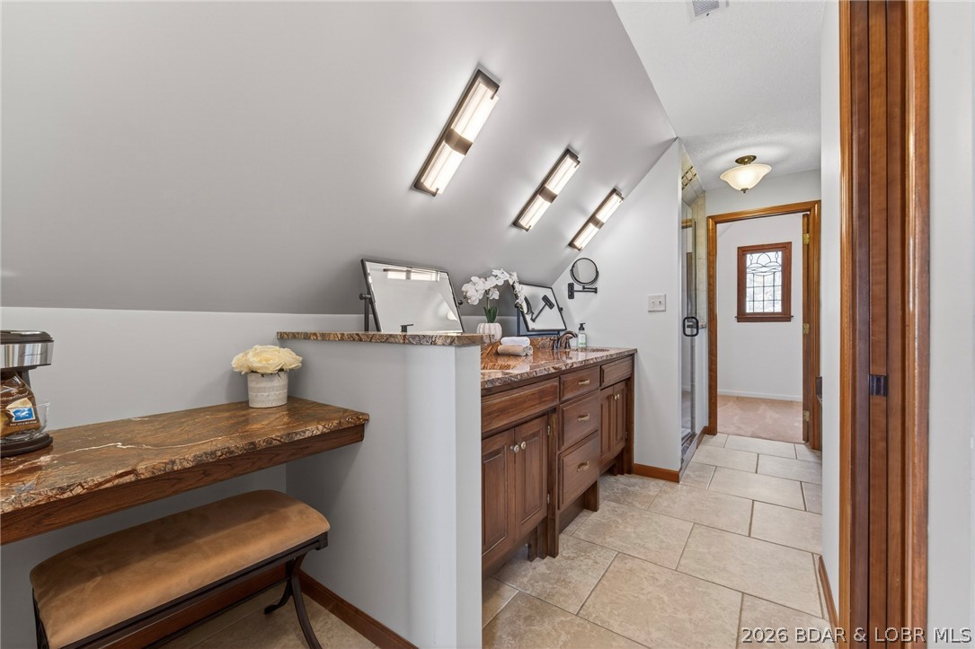 132 Old English Point