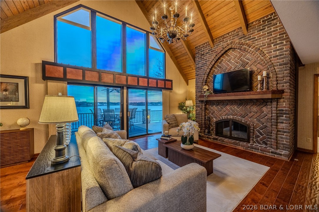 132 Old English Point