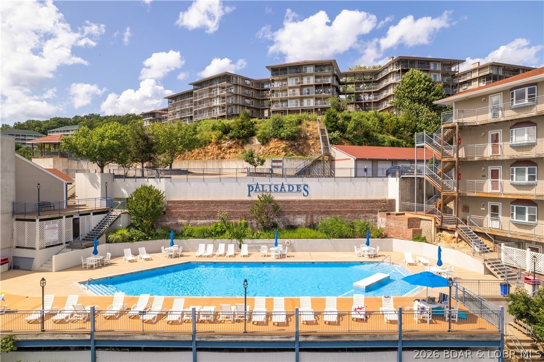 228 Palisades Condo Drive 3B