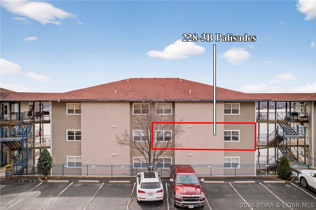 228 Palisades Condo Drive 3B