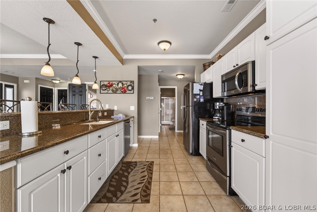 228 Palisades Condo Drive 3B