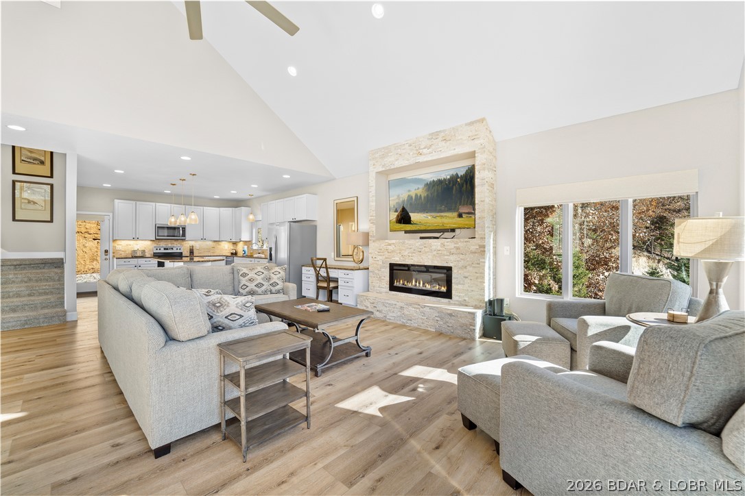 250 Yacht Club Landing Drive