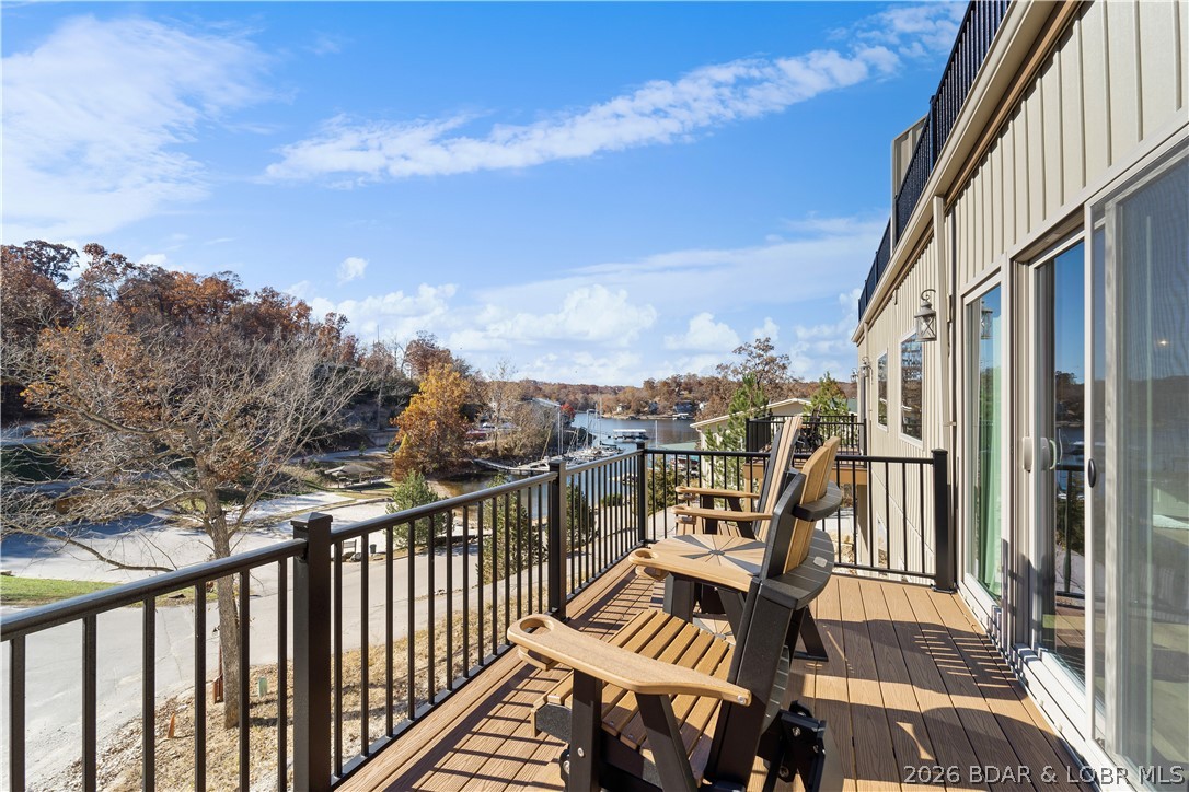 250 Yacht Club Landing Drive