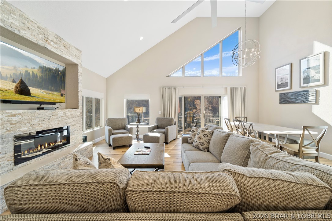 250 Yacht Club Landing Drive