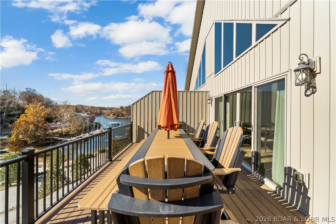 250 Yacht Club Landing Drive