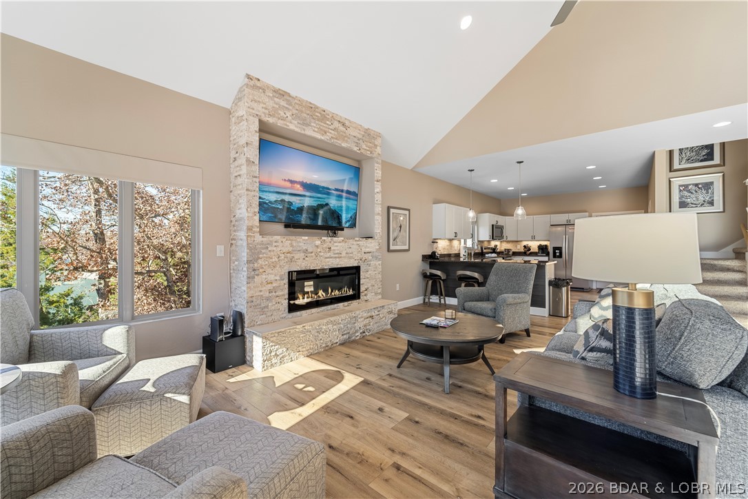 250 Yacht Club Landing Drive