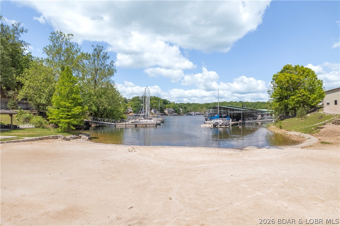 250 Yacht Club Landing Drive