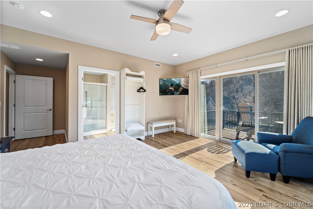 250 Yacht Club Landing Drive
