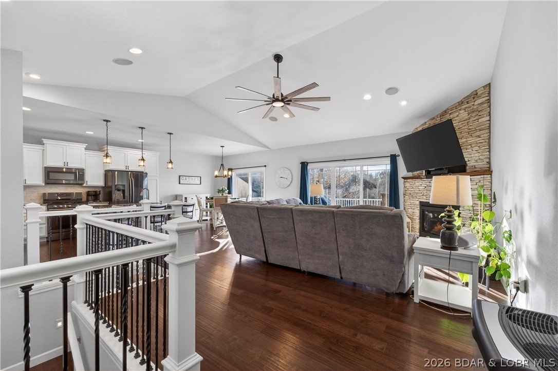 926 Fontana Lane