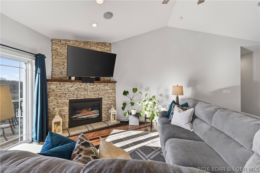 926 Fontana Lane