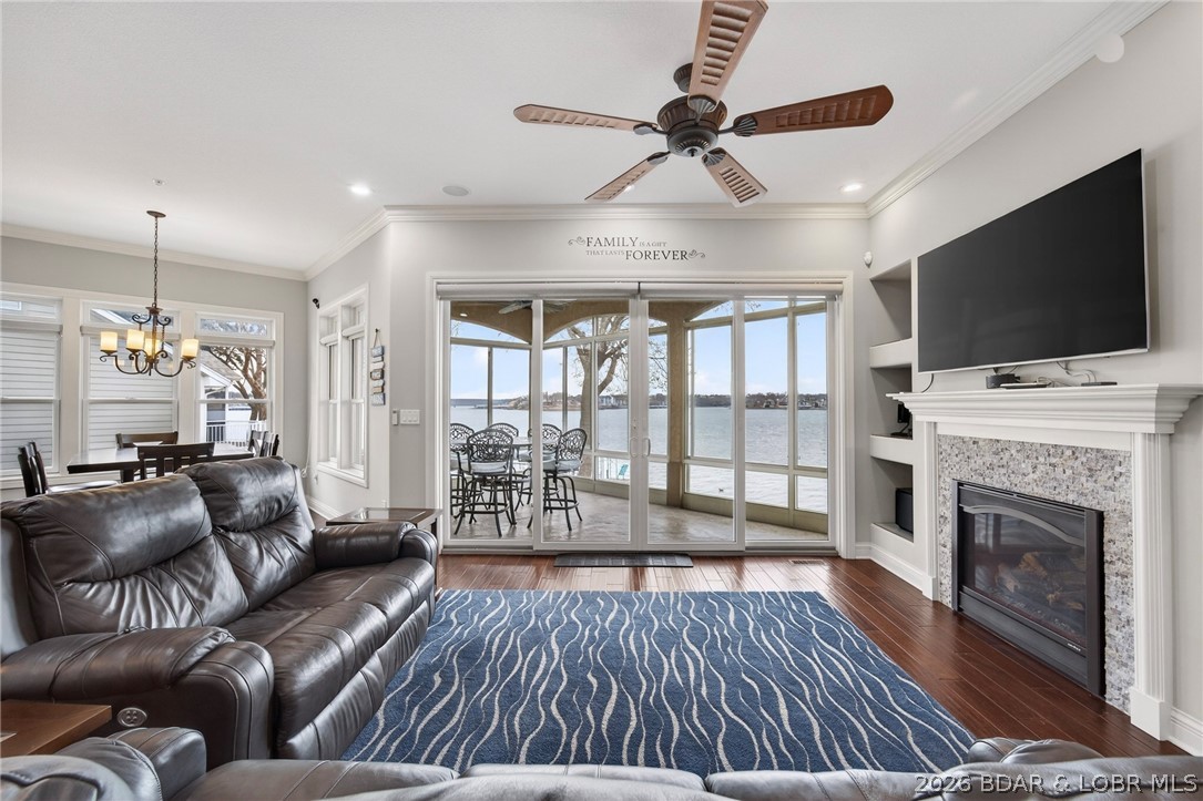 148 Old English Point