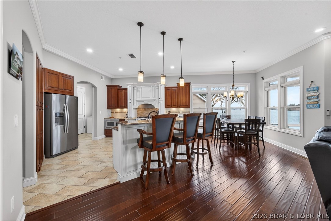 148 Old English Point