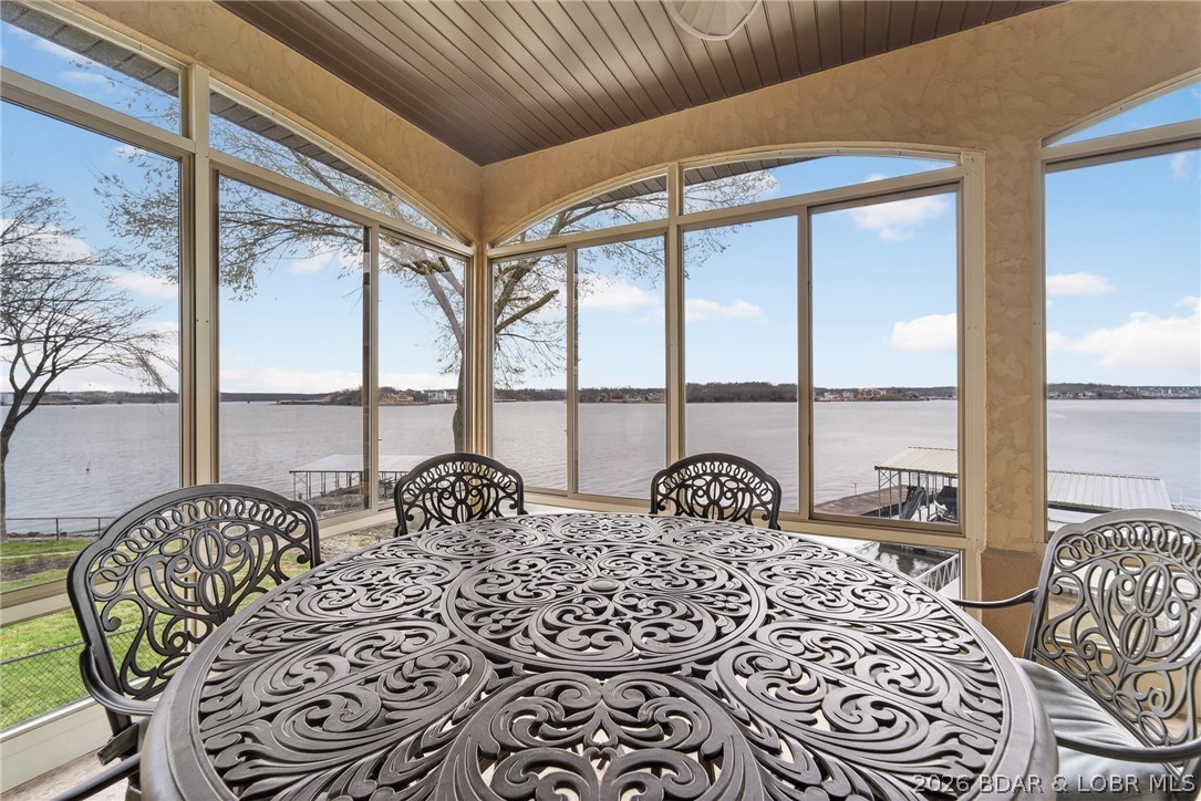 148 Old English Point