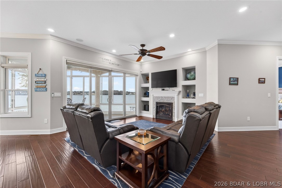 148 Old English Point