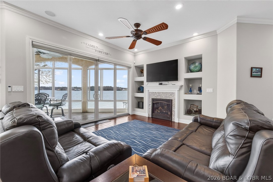 148 Old English Point