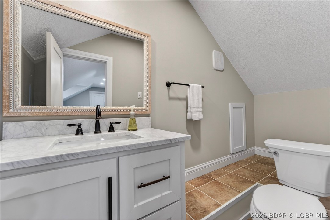 148 Old English Point