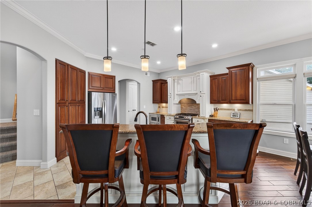 148 Old English Point