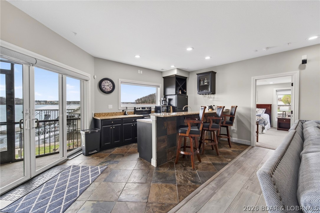 148 Old English Point