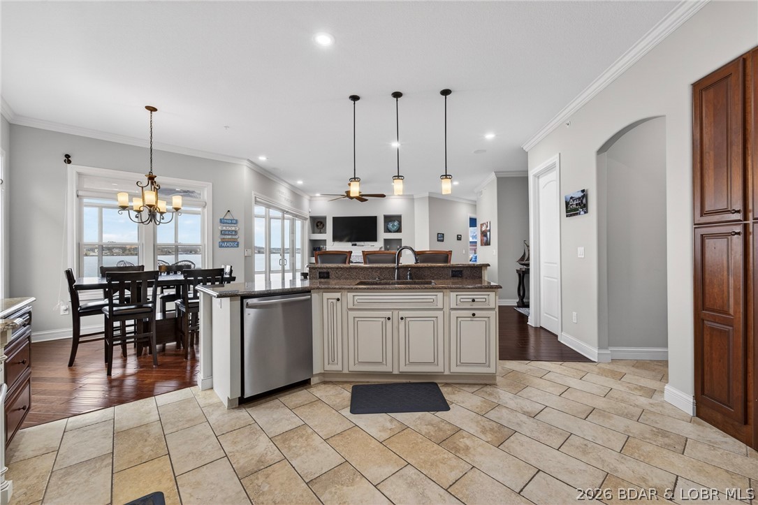 148 Old English Point