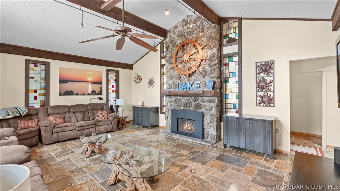 109 Hawk Circle