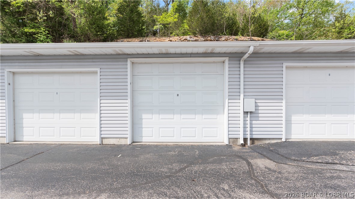 1191 Buckingham Drive 1