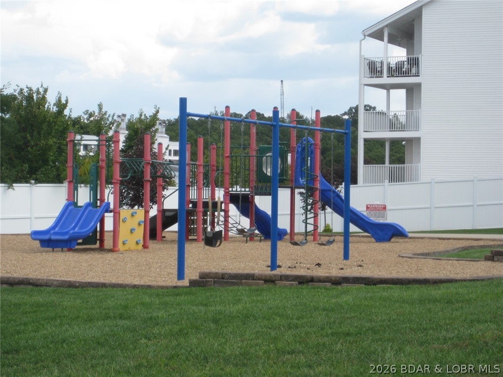1220 Lands End Parkway 209