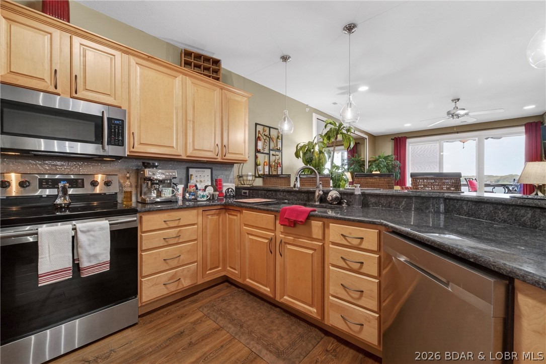 1220 Lands End Parkway 209