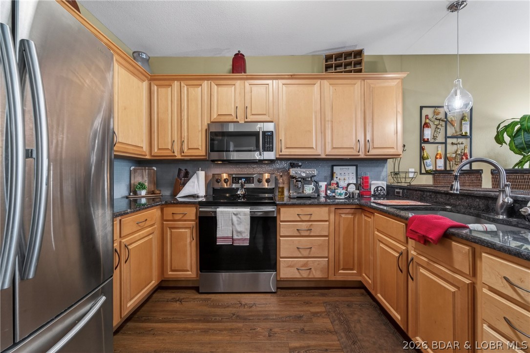 1220 Lands End Parkway 209
