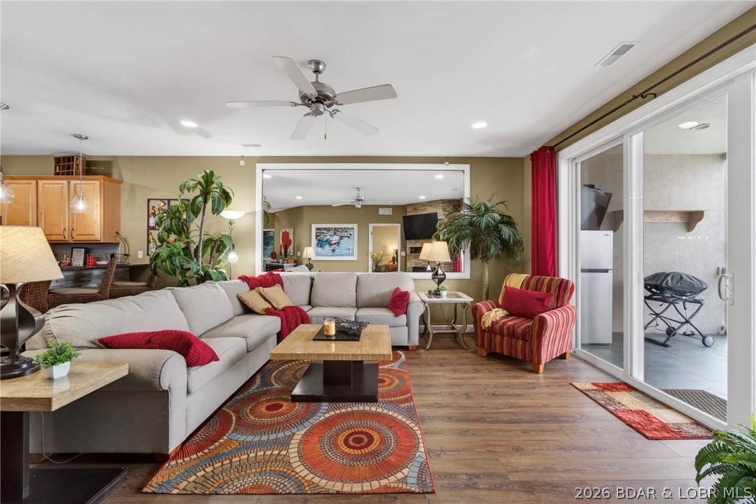 1220 Lands End Parkway 209