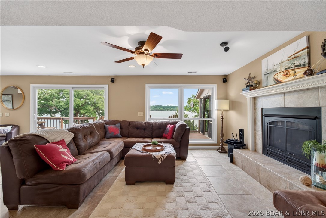 1232 Parkers Point