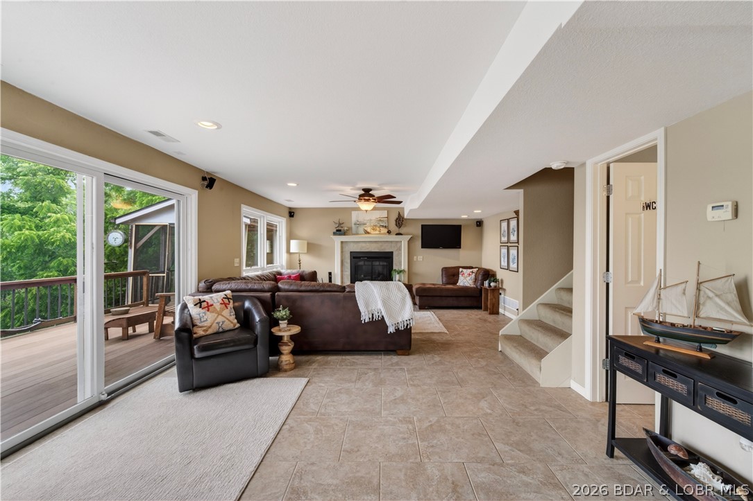1232 Parkers Point